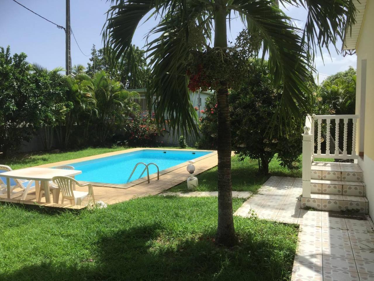 T2 Tropical En Bord De Piscine A 100M De La Mer Apartment Le Carbet Bagian luar foto